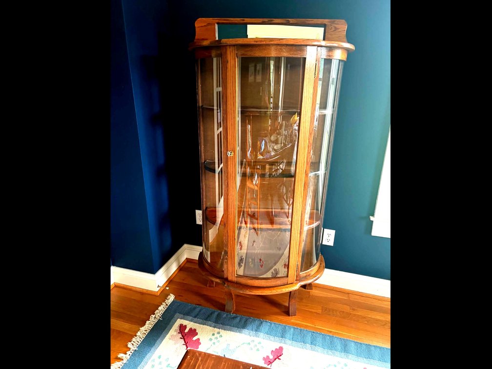 Oak curved glass china press