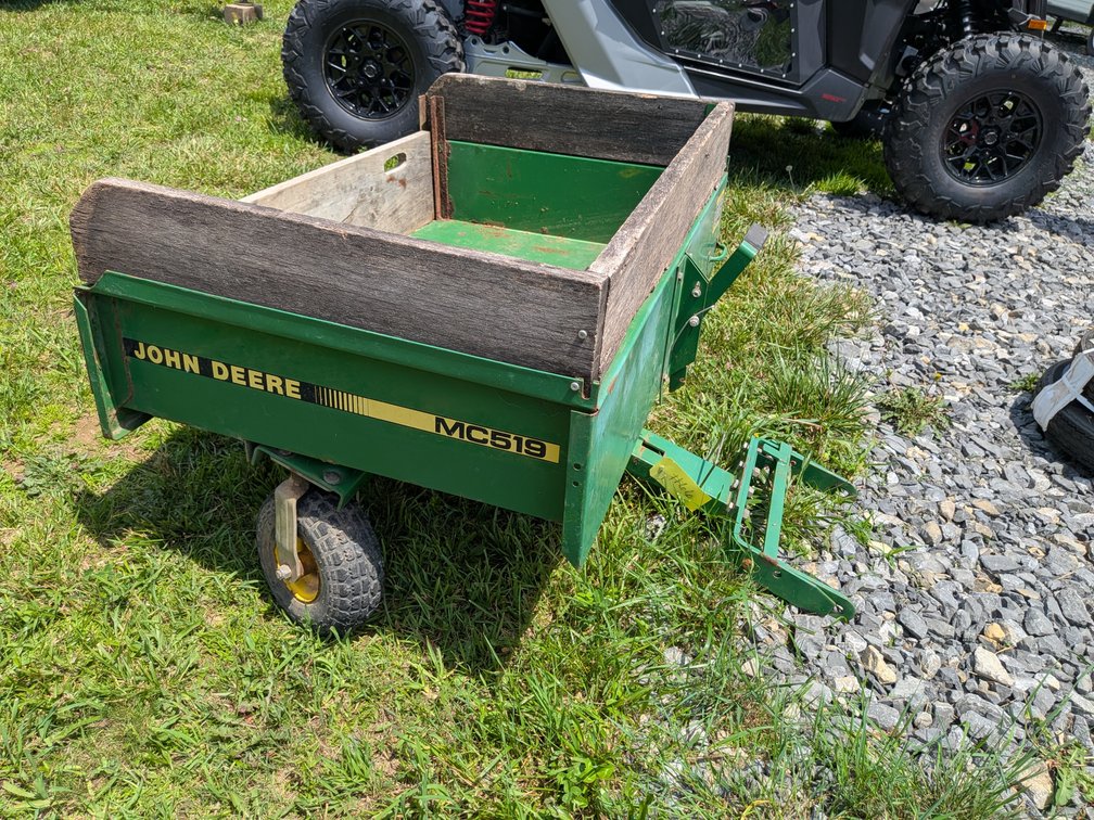 John Deere Hydraulic MC519 Cart