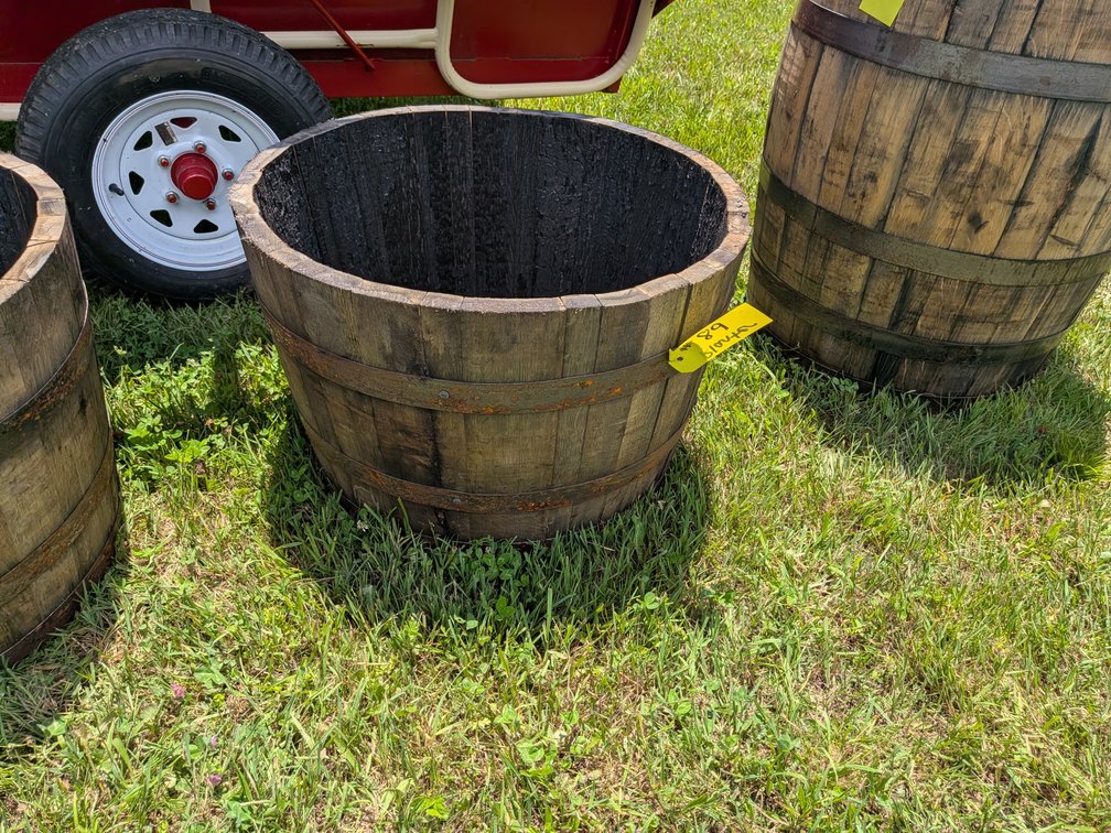 Planter, Oak Whiskey Barrel Planter