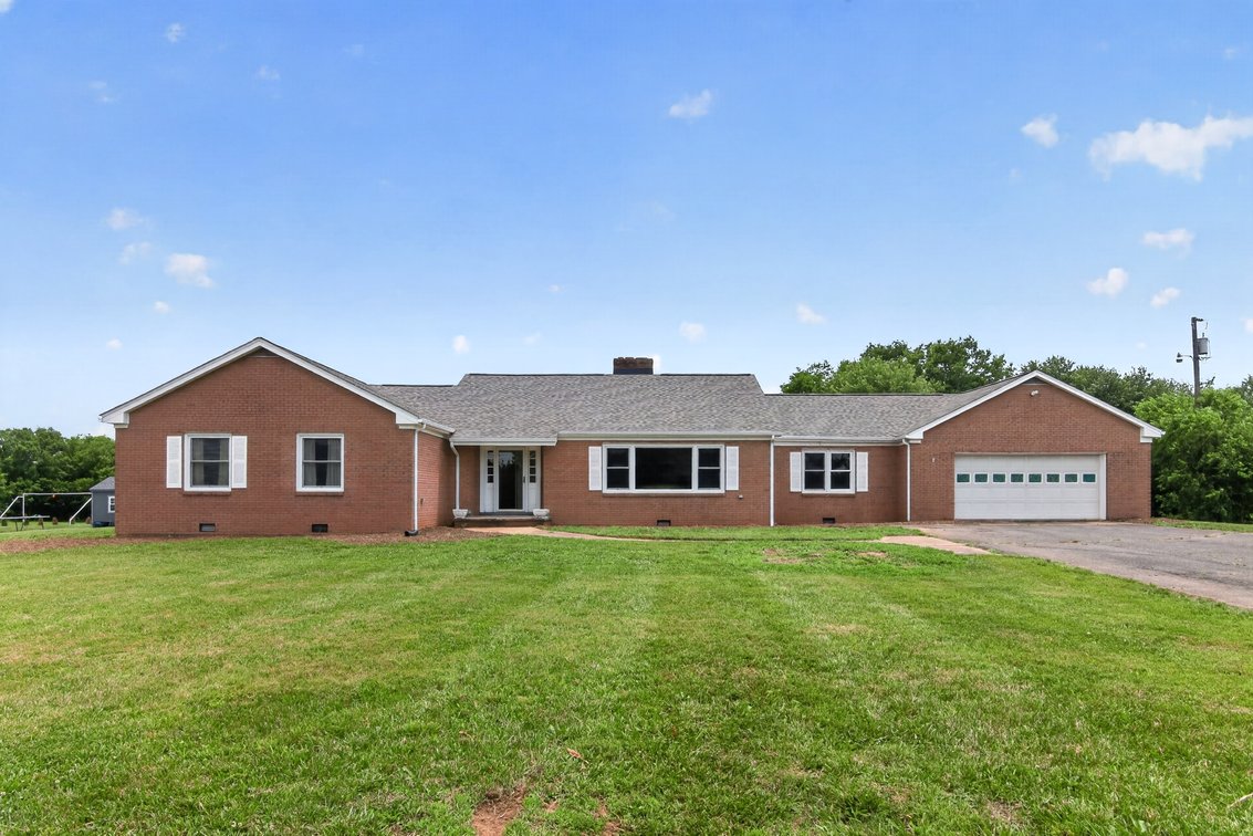 Image for Two Homes on 4.93 +/- Acres in Midland VA