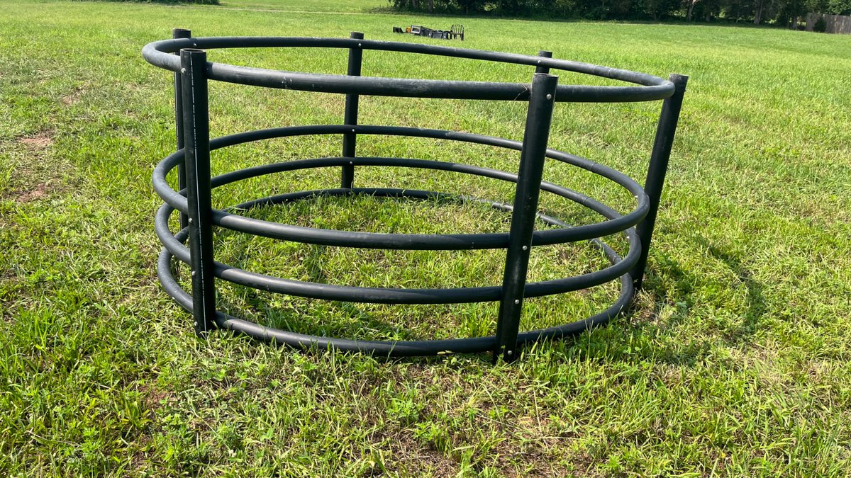 Poly Hay Feeder