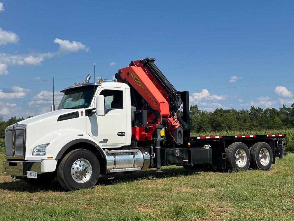 2020 Kenworth T880 Truck With Palfinger PK 40002 EH Knuckle Boom Crane