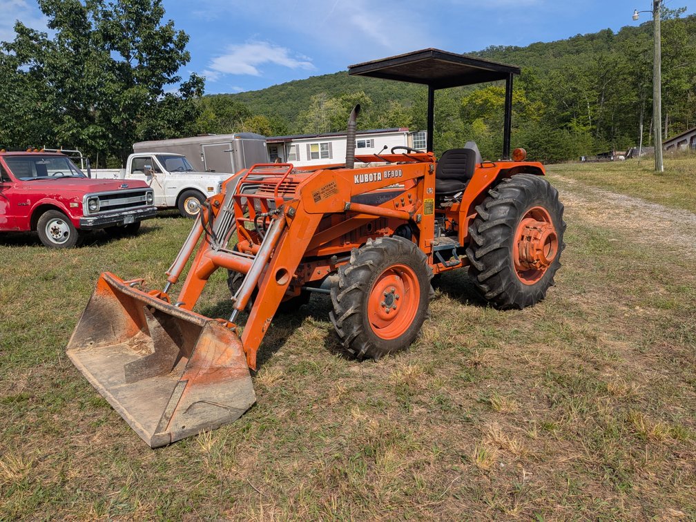 Kubota L4150DT 4WD Tractor with BF900 Front Loader