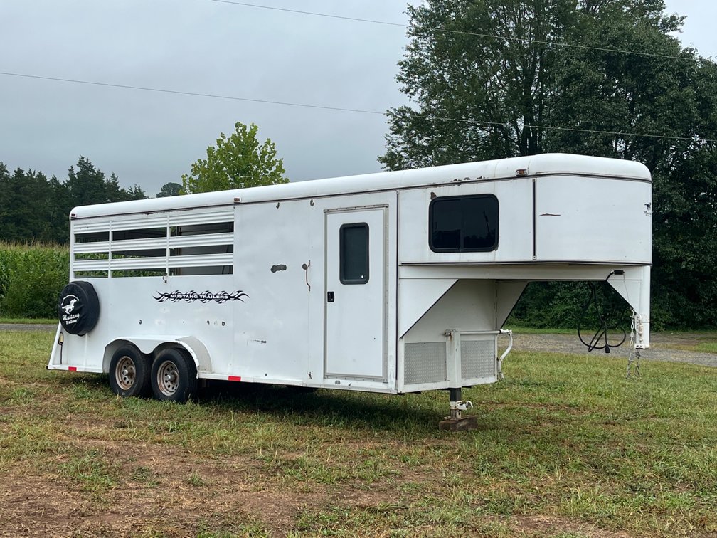 2009 Mustang Horse Trailers Trailer