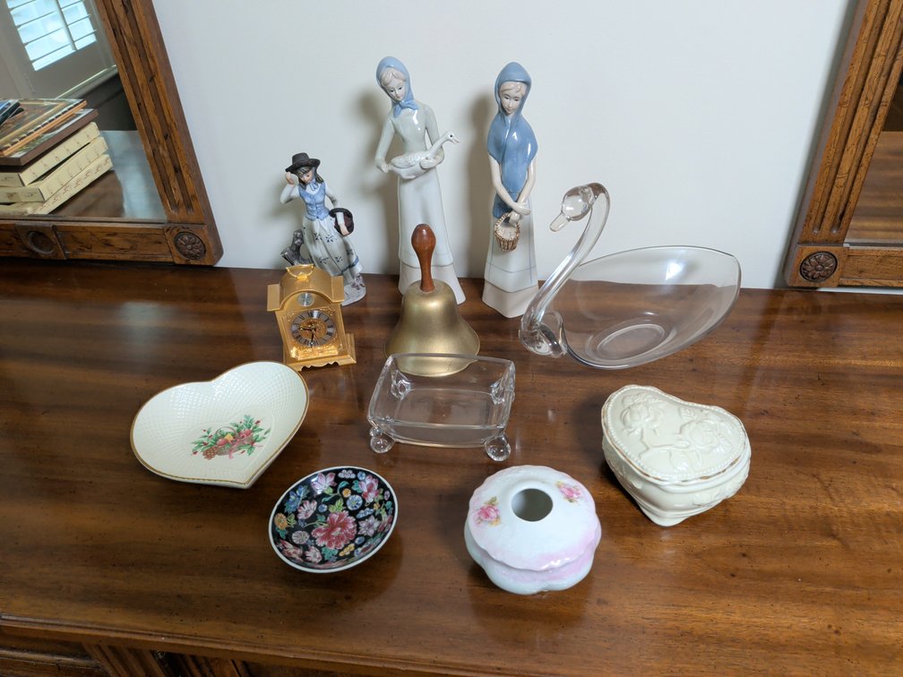 Linden Clock, Mikasa Dish & Decorative Collectibles