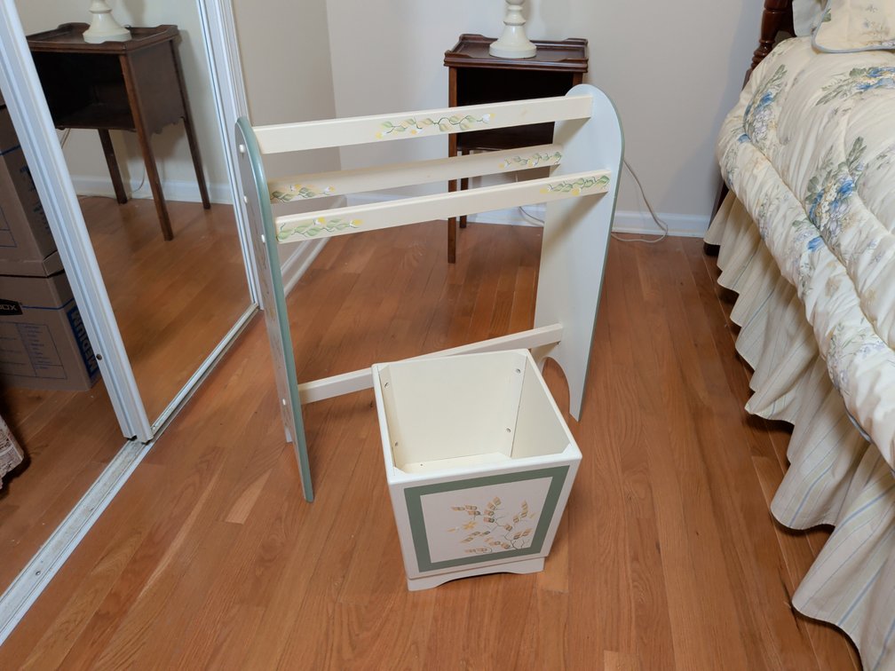 Quilt Rack and Wastebasket Set