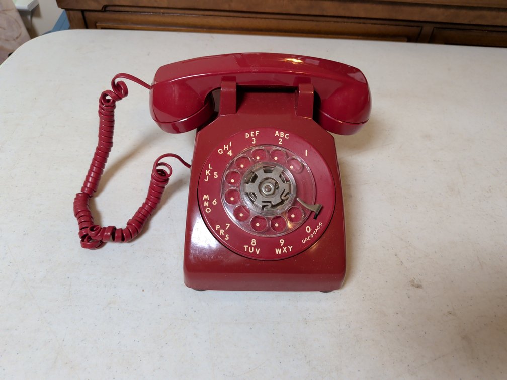 AT&T Bell System Model 500 Red Rotary Desk Telephone