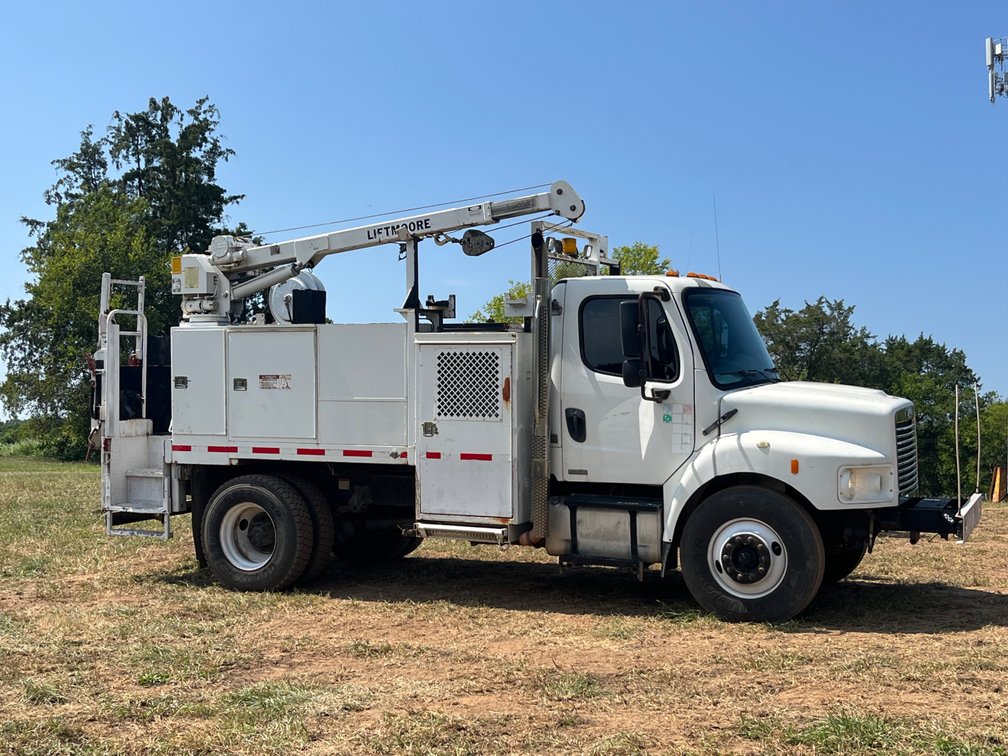 2009 Freightliner M2 106 Service Truck