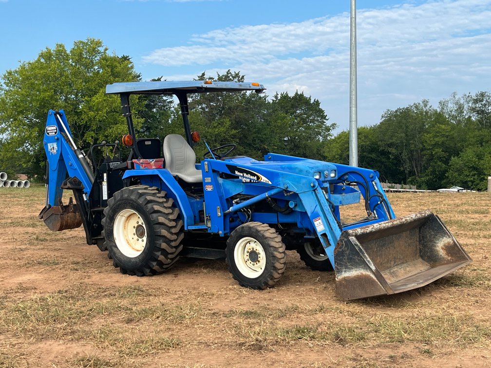 New Holland 4WD TC30 Tractor with 7308 Loader & BH750 Backhoe