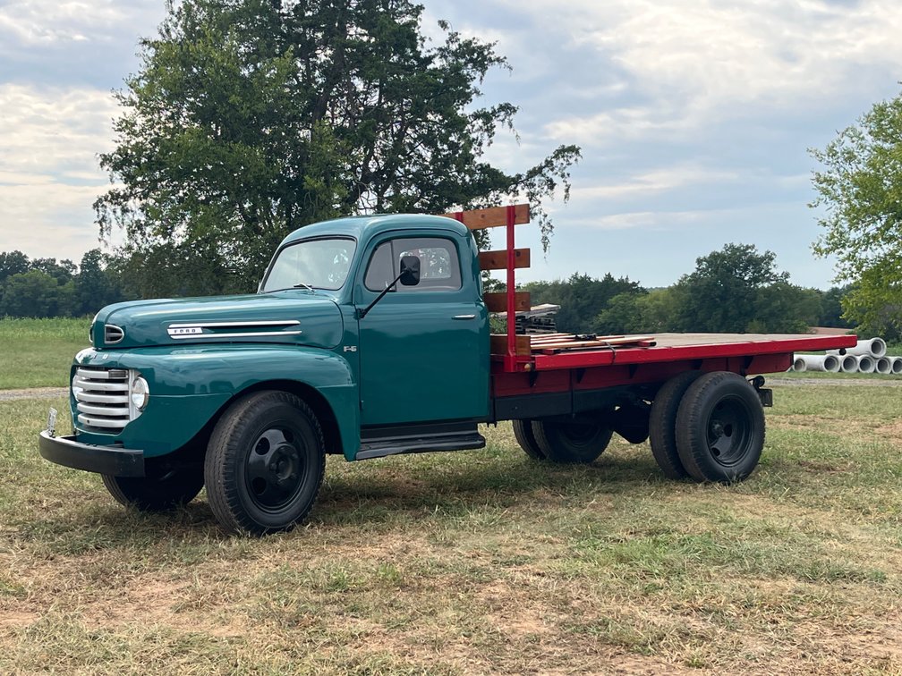 1949 Ford F5-Series Flatbed Truck