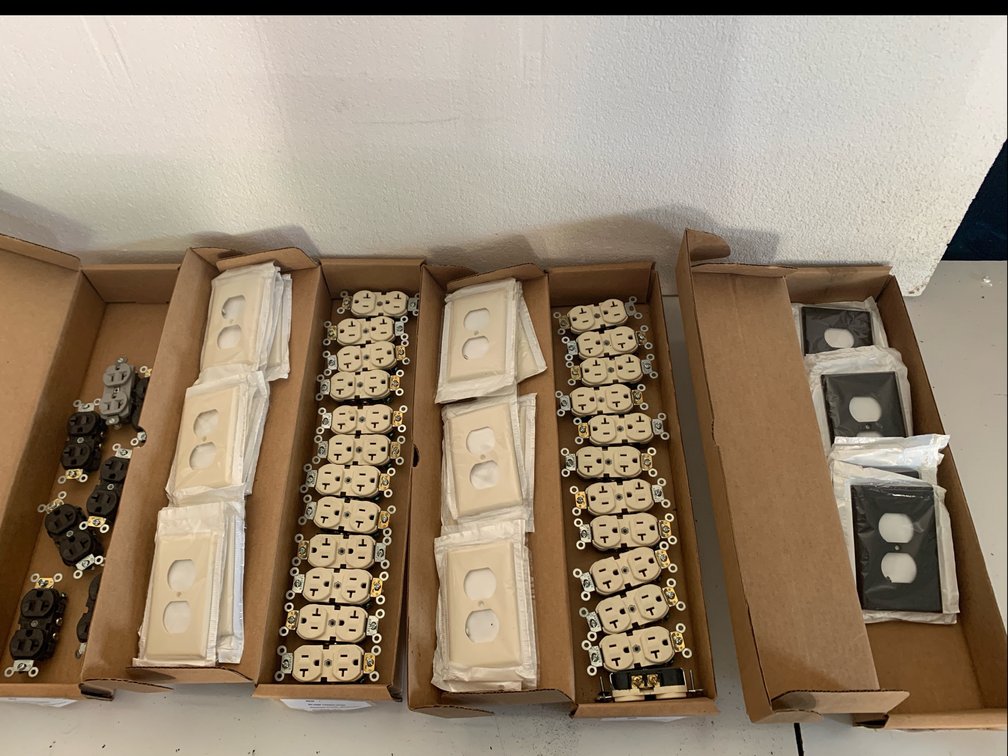 Leviton 20A 125V NEMA 5-20R Duplex Receptacles & Wall Plates