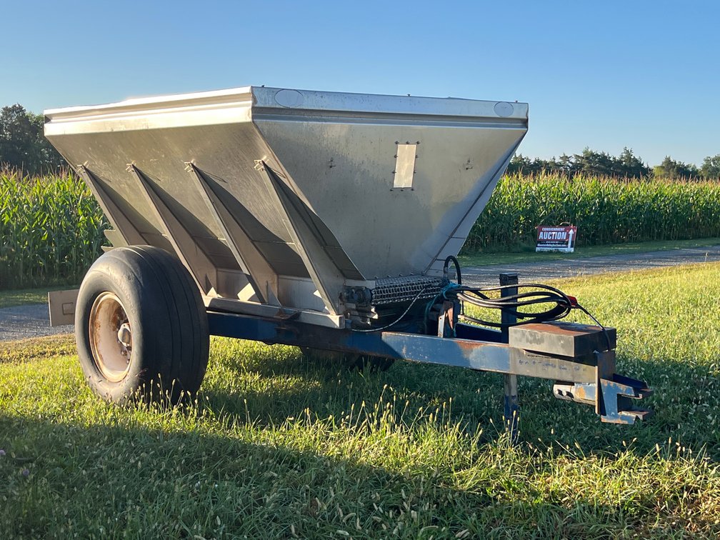 Newton Crouch Pull-Type Spreader