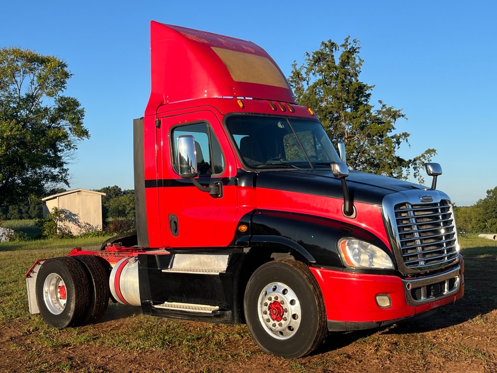 2015 Freightliner Cascadia 125 Truck