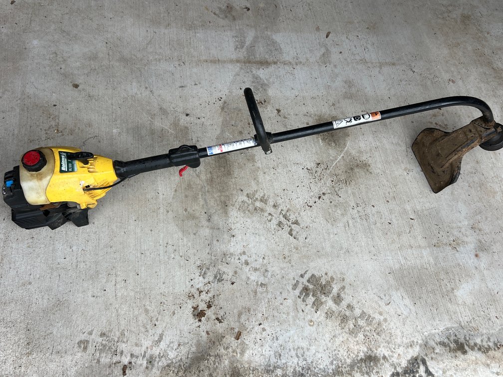 Bolens BL100 31cc Curved Shaft Gas String Trimmer