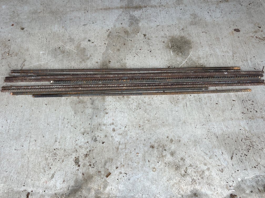 Ribbed Steel Reinforcing Bars in Varied Lengths