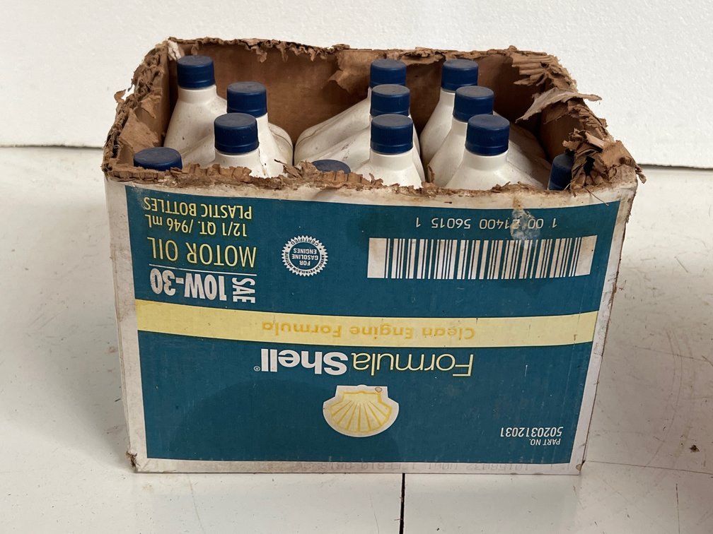 Formula Shell SAE 10W-30 Motor Oil, 12 1-Quart Bottles