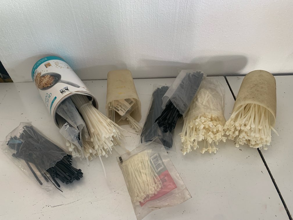 Nylon Cable Ties and Push-Mount Chassis Ties
