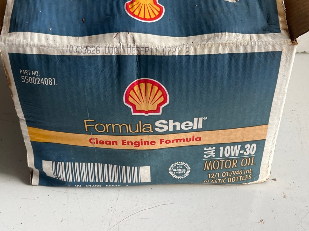 Formula Shell SAE 10W-30 Motor Oil, Case of 12 Quarts