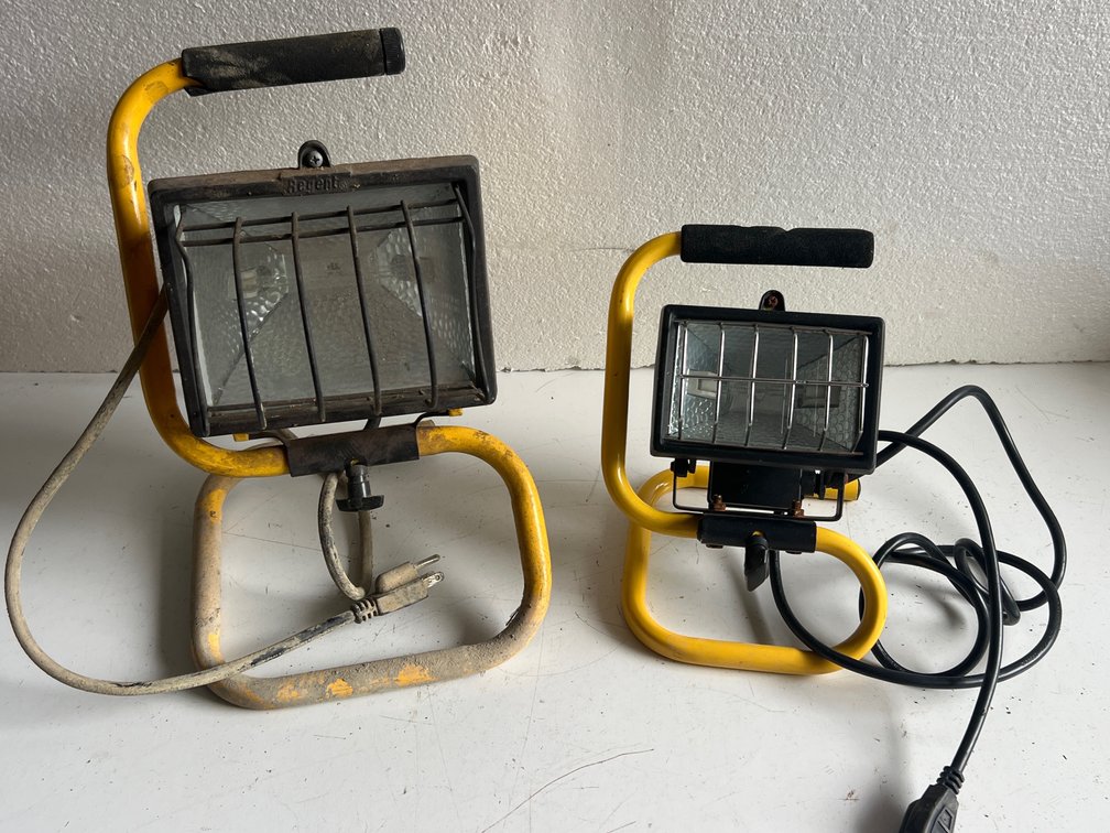 Portable Halogen Work Lights with Tubular Stands