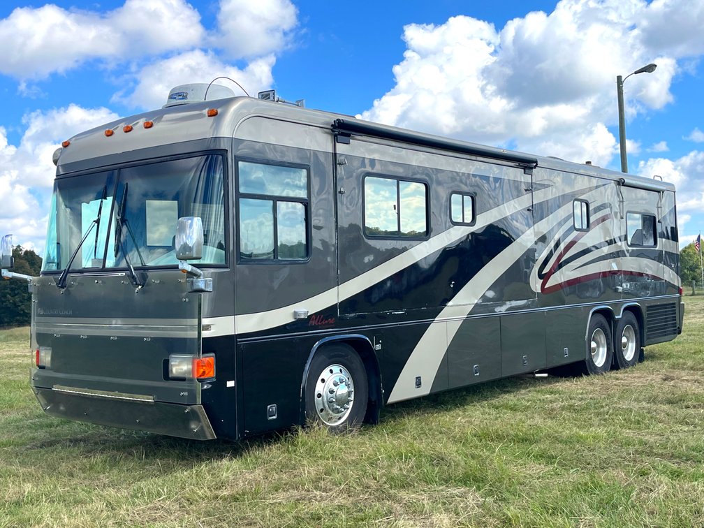 2003 Country Coach Allure Class A Triple Axle Motorhome