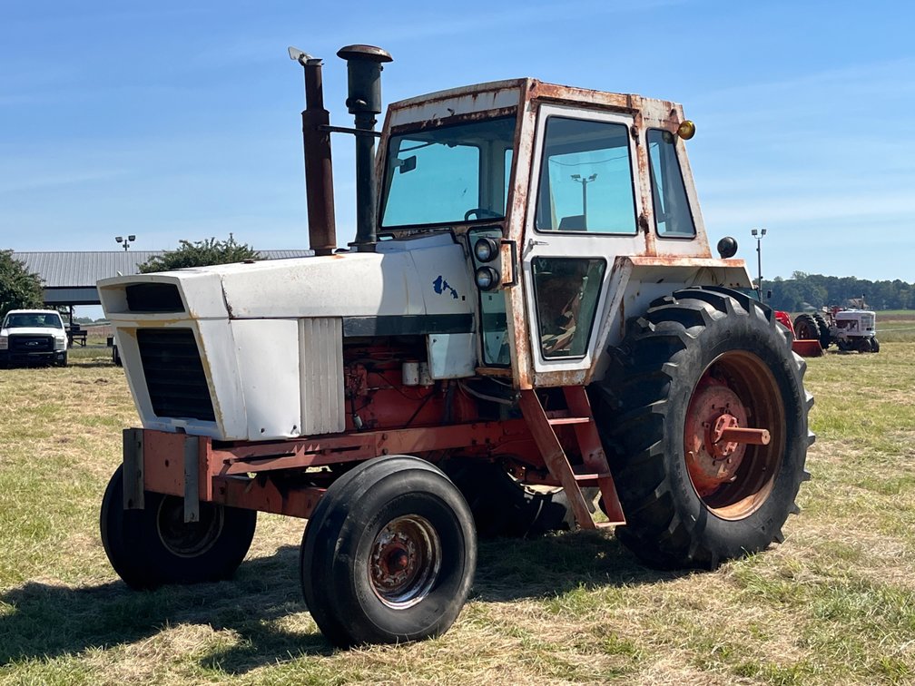 Case 1370 Tractor with Cab
