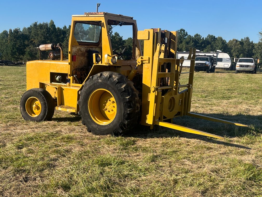 KD Model 452DT Rough-Terrain Forklift with Rotating Carriage
