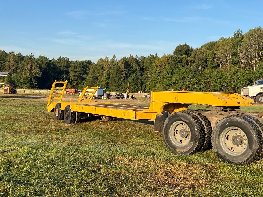 1968 Birmingham Mfg. Co. Inc. 825FLR Lowboy Equipment Trailer