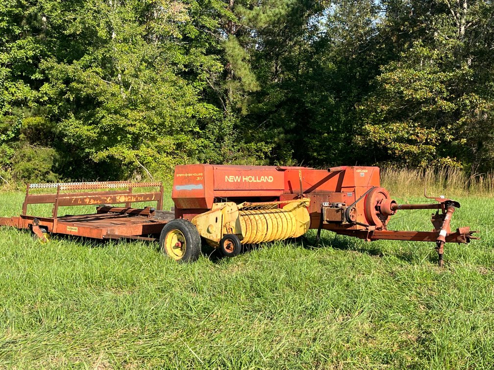 New Holland 311 Hayliner Square Baler with Farmhand Accumulator