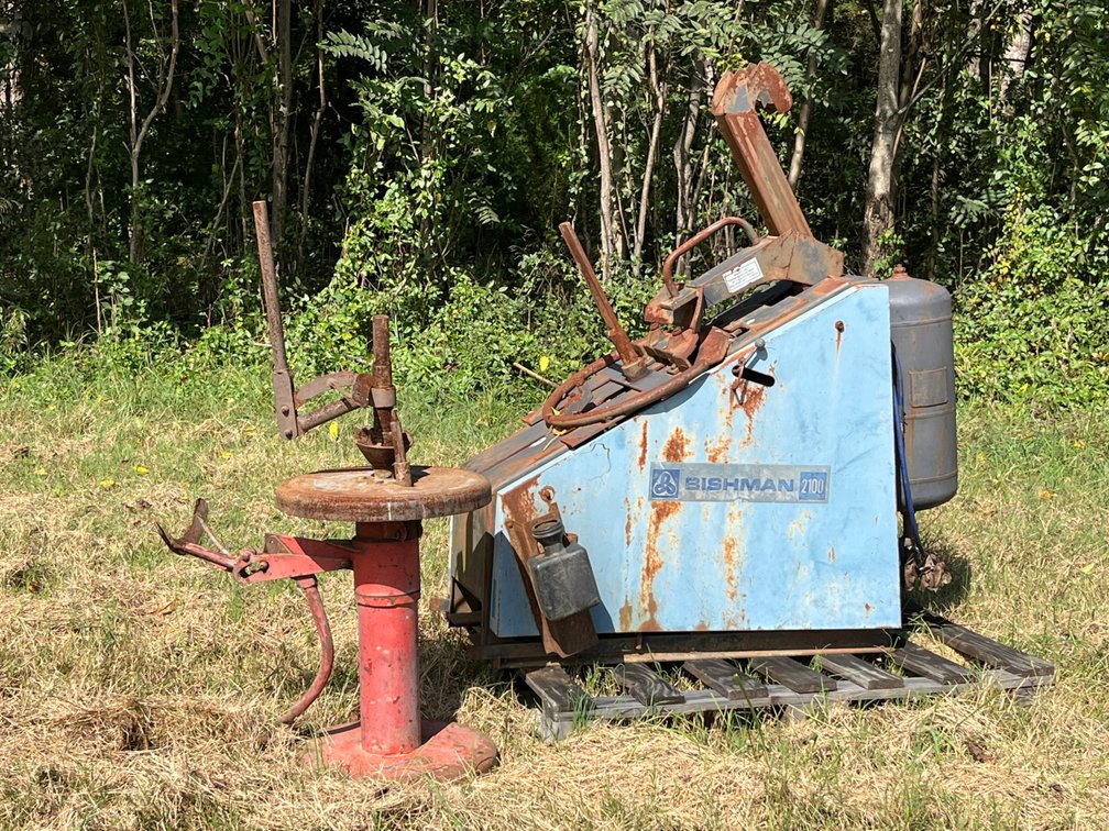 Tire Changing Machine and Manual Tire Pedestal Stand