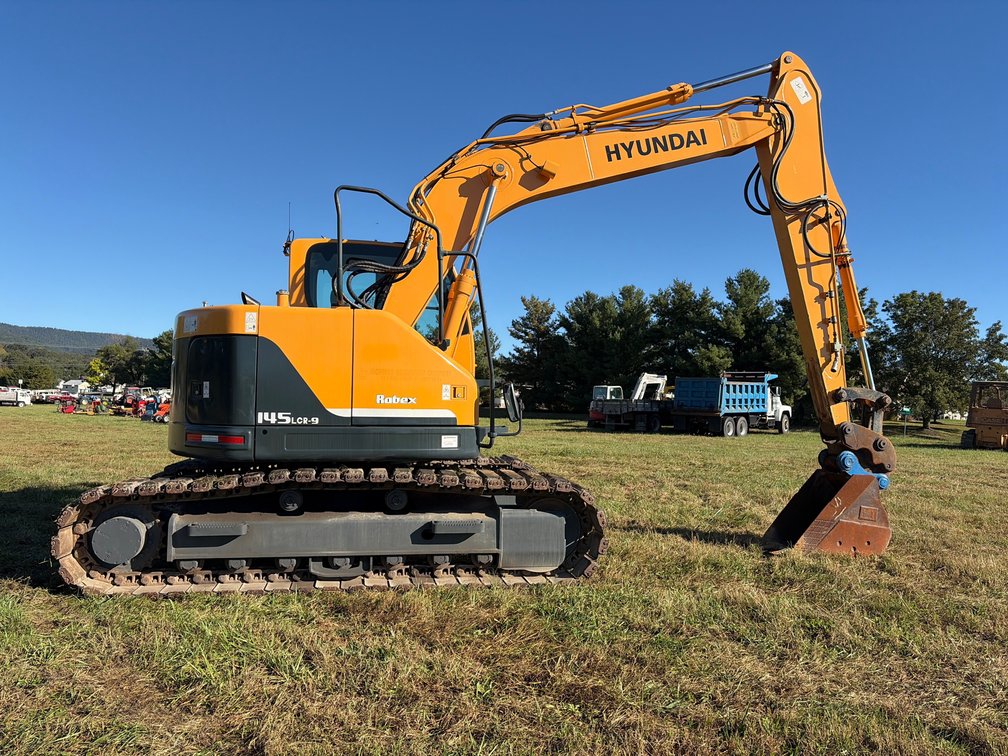 Hyundai Robex 145LCR-9 Excavator