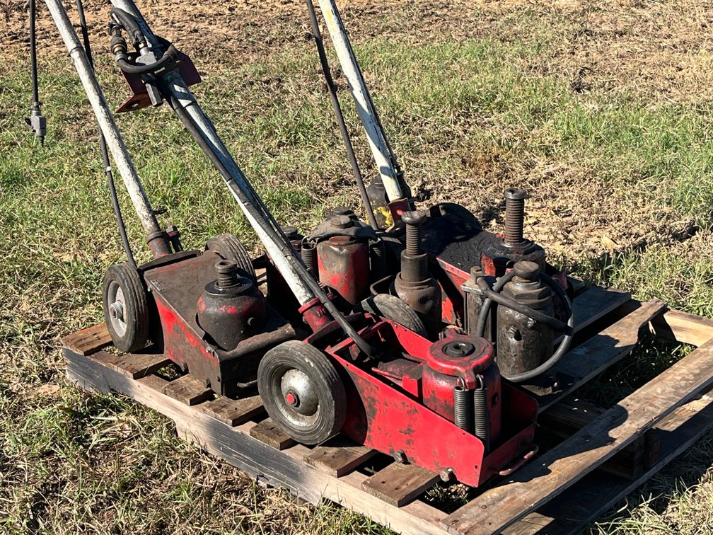 Air-Hydraulic Truck Service Jacks and Hydraulic Bottle Jacks