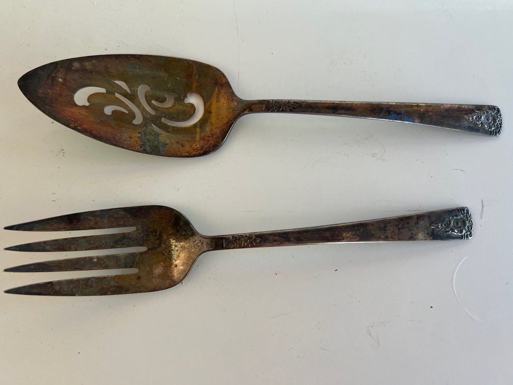 Wm. Rogers Silverplate Pierced Server and Serving Fork Set
