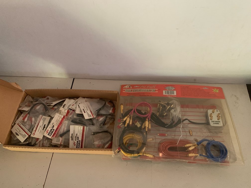 Audio/Video Cables, Adapters, and Home Entertainment Kit