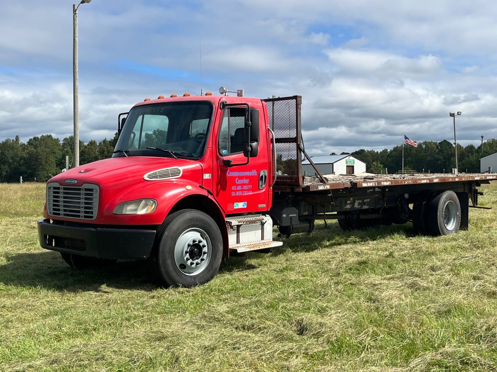 2006 Freightliner M2 106 Medium Duty Flatbed Truck