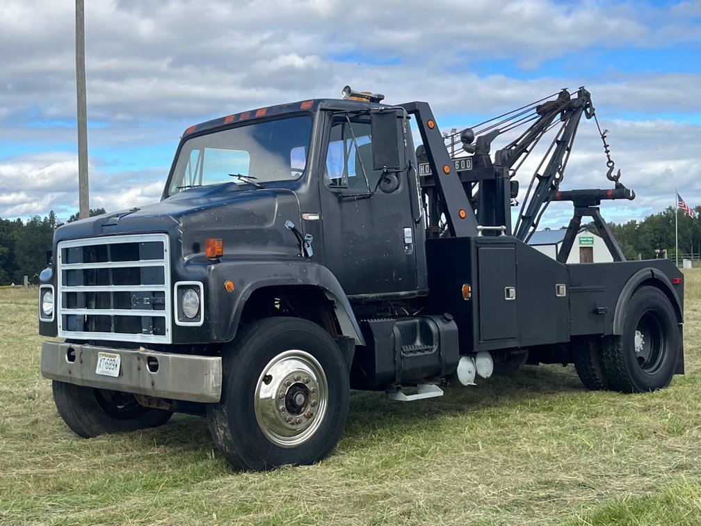1979 International 2155 with Holmes 600 Heavy-Duty Wrecker Tow Truck