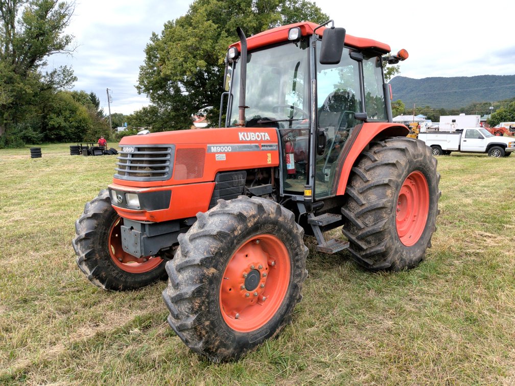 Kubota M9000 4x4