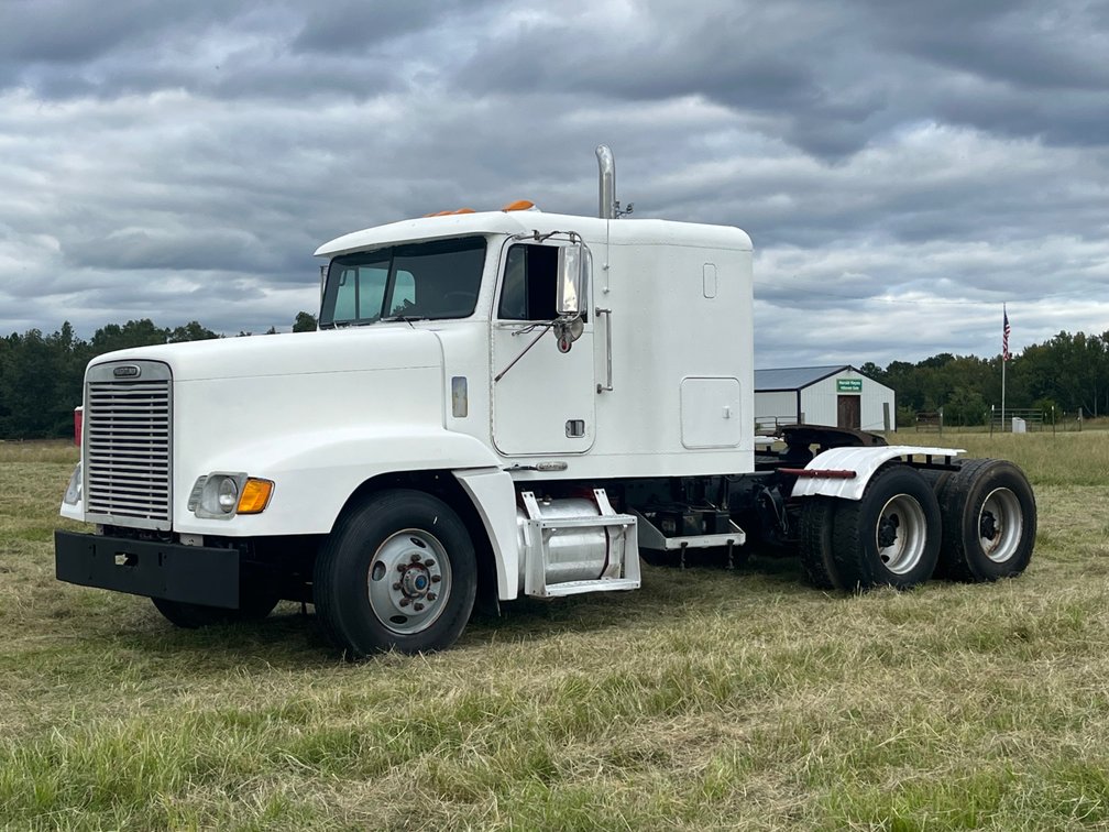1994 Freightliner FLD120 Sleeper Cab Semi Truck