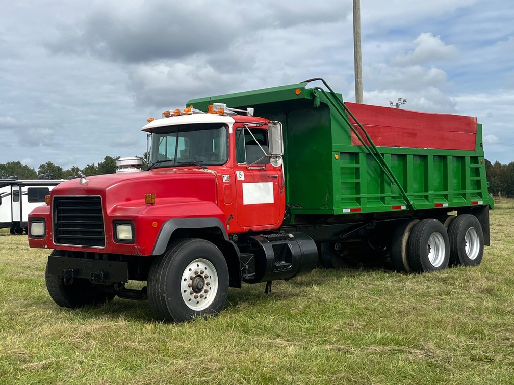 2000 Mack RD690S Dump Truck