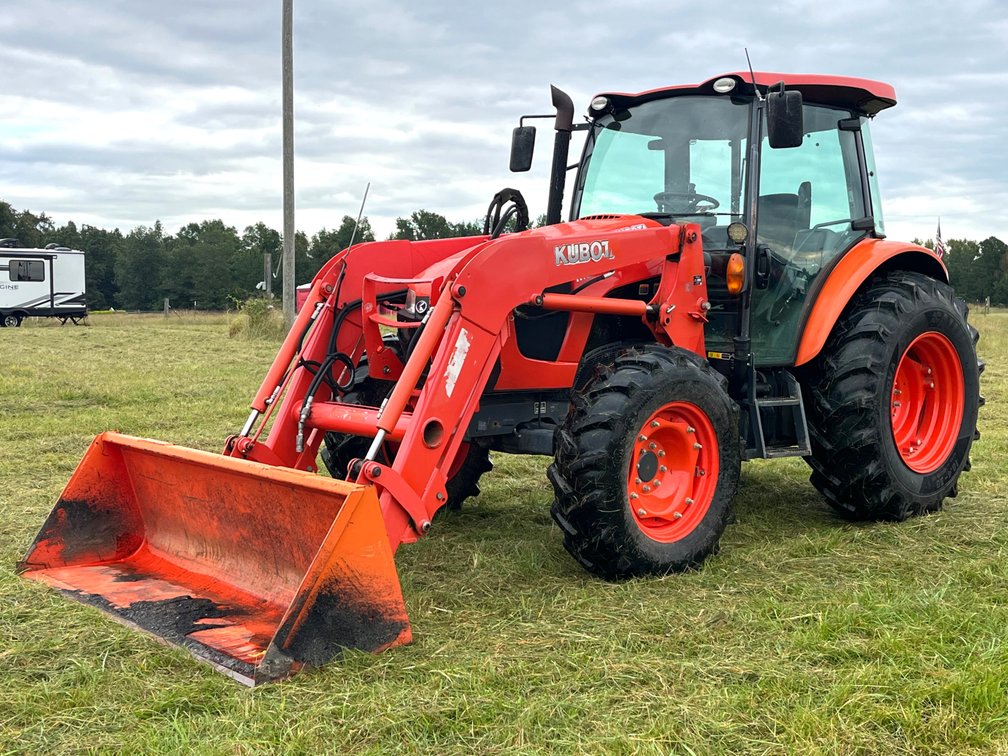 2017 Kubota M5-111HDC 4WD Cab Tractor with Front Loader