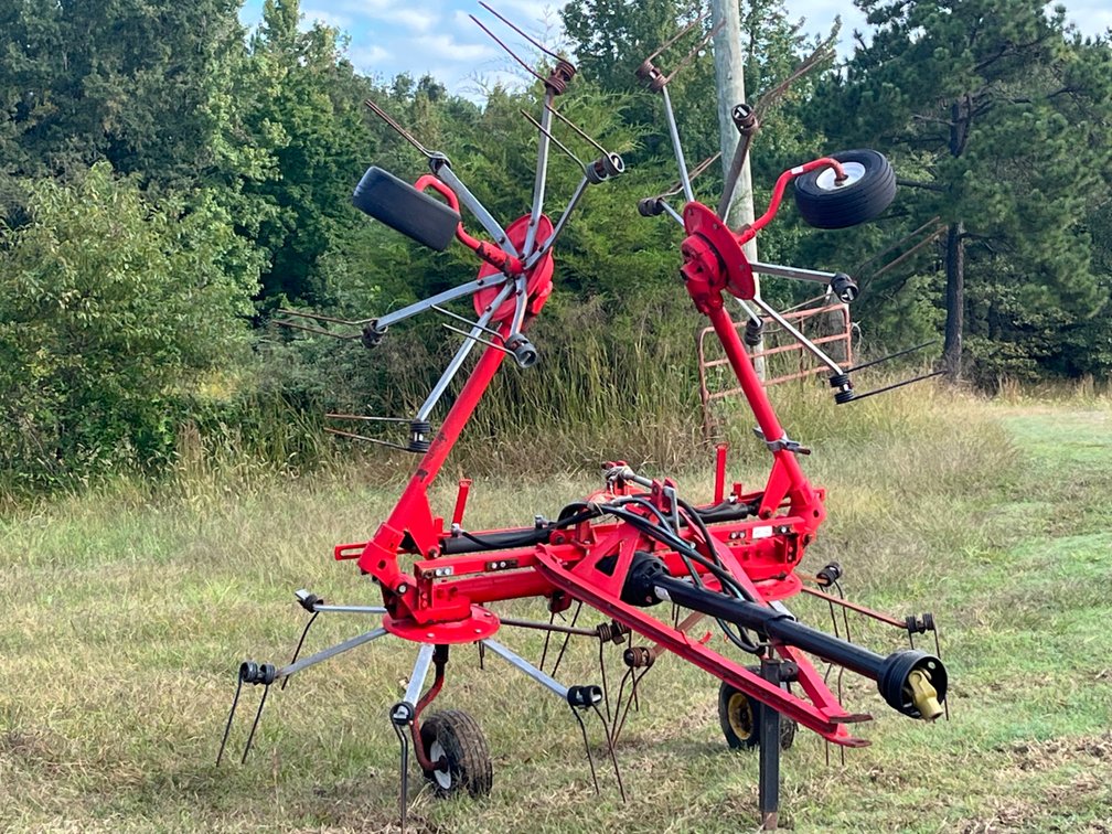 Belco Resources G4L PE 4-Rotor Folding Hay Tedder