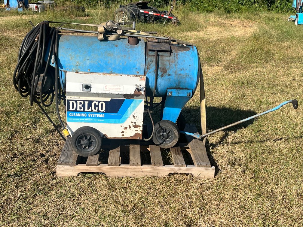 Delco Cleaning Systems Mustang II Pressure Washer