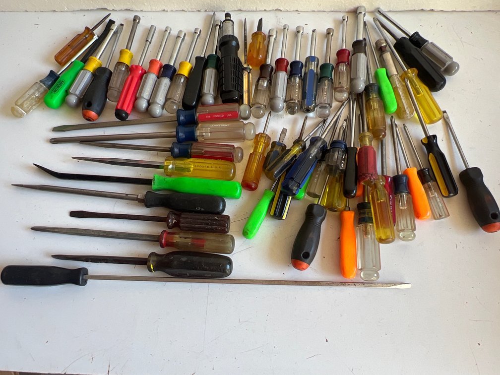 Screwdrivers, Nut Drivers, and Pry Tools