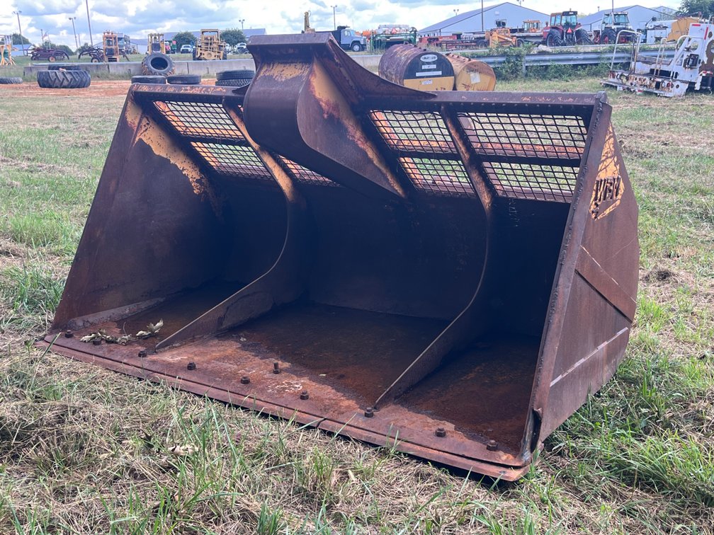 9 Ft WBM Loader Bucket with Spill Guard