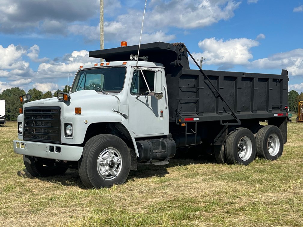 1987 International F-1954 Tandem Axle Dump Truck
