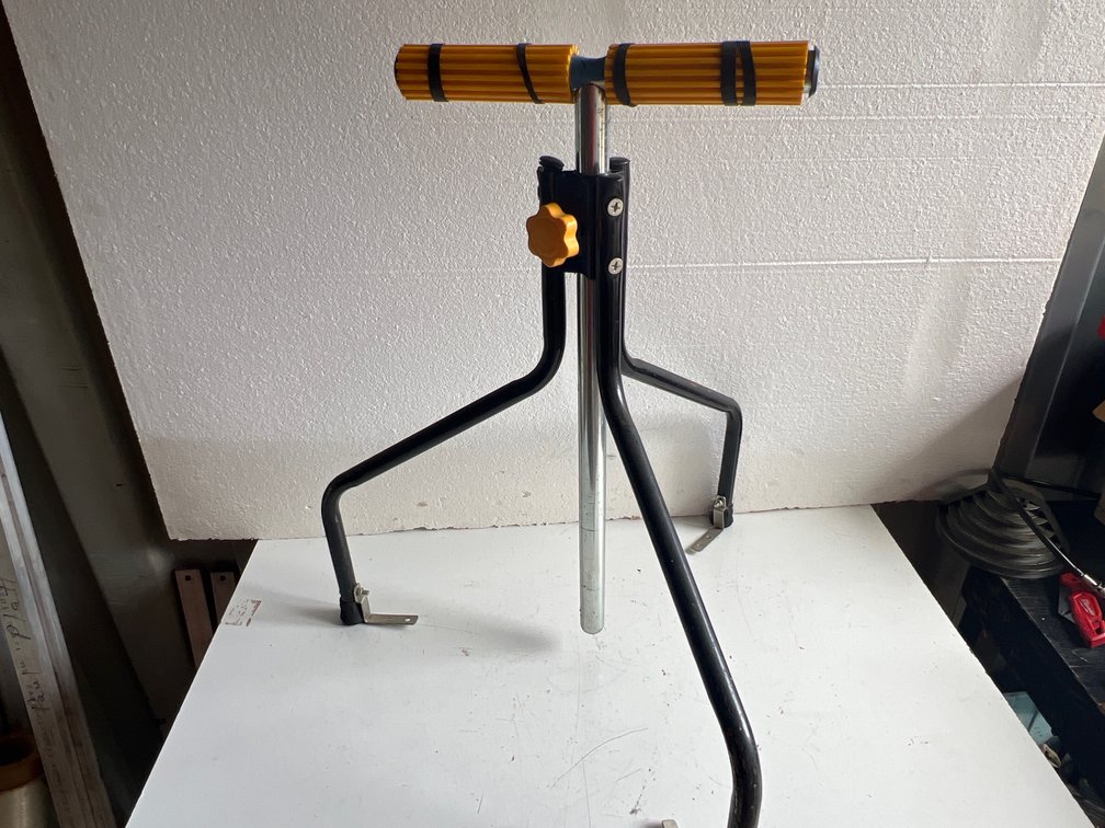 Adjustable Metal Tripod Roller Support Stand