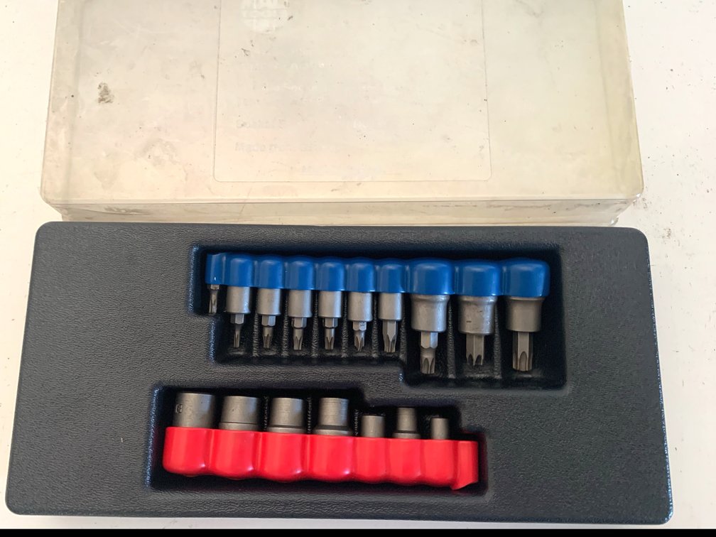Mac Tools ST16ITTP 16-Piece Torx Socket and Bit Set