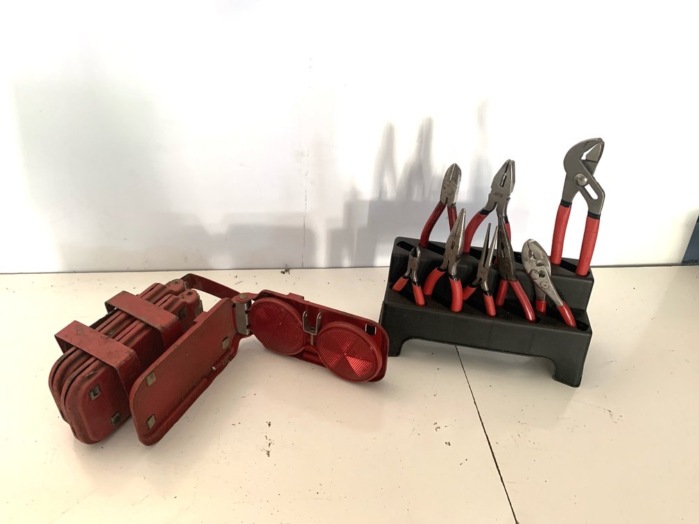 ACE Assorted Hand Pliers with Rack and Roadside Safety Reflector Set
