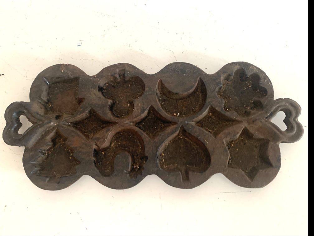 Cast Iron Eight-Cavity Mold Pan