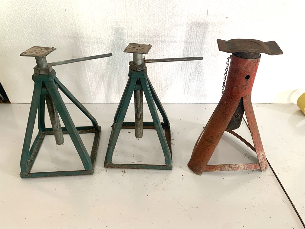 Steel Screw-Type and Pin-Type Jack Stands