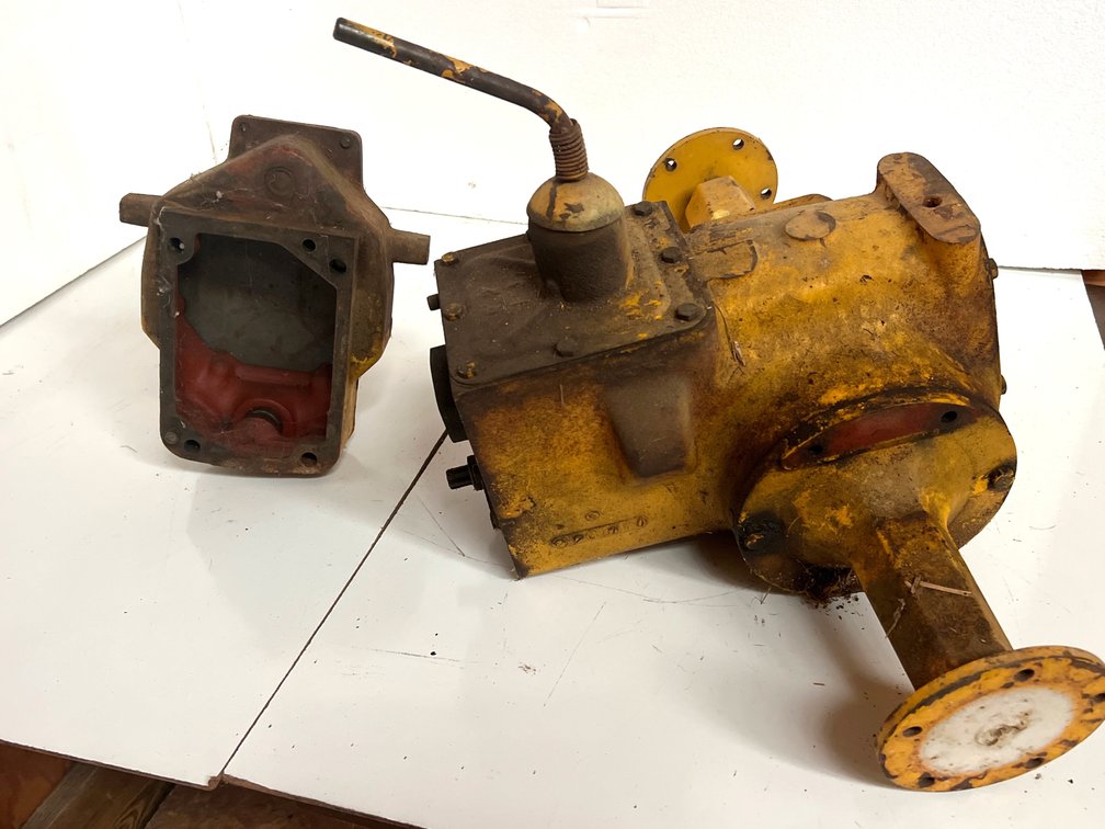 Cub Cadet Gearbox Assembly and Drive Axle Components